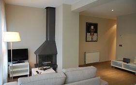 Montseny Suites & Apartments